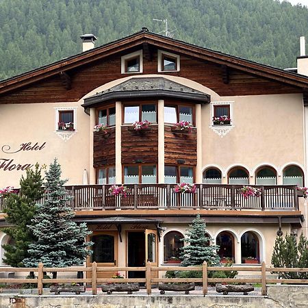 Hotel Flora Livigno Exteriör bild