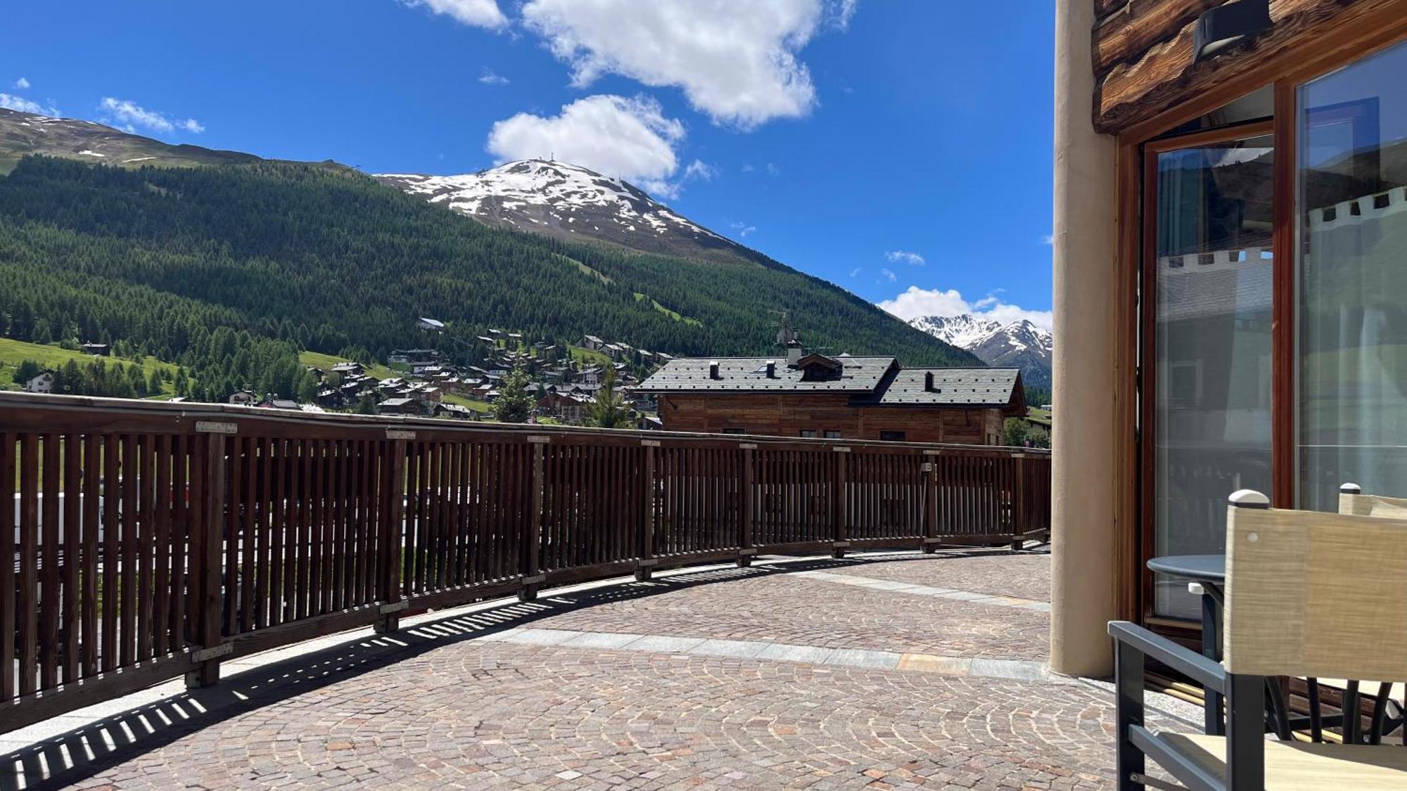 Hotel Flora Livigno Exteriör bild